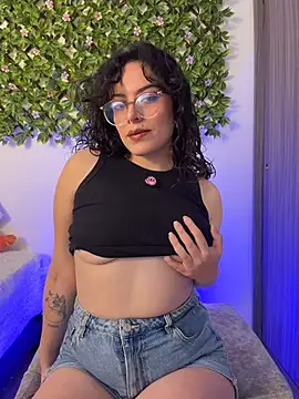 Katheerine online show from December 2025 01:01:02 AM