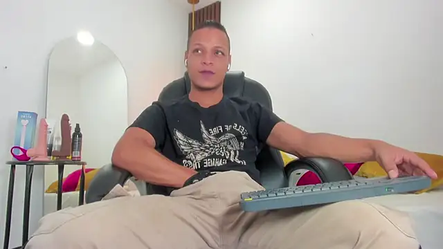 Snapshot of Ricky_Owens1 chatting on September 2025 01:00:01 PM Ricky Owens1 online show from September 2025 01:00:01 PM