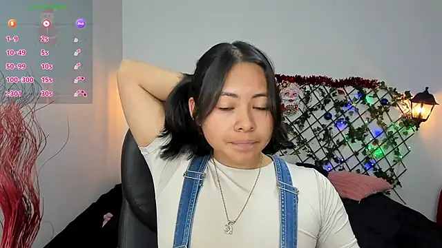 Louisa  clare online show from December 2025 04:19:01 AM