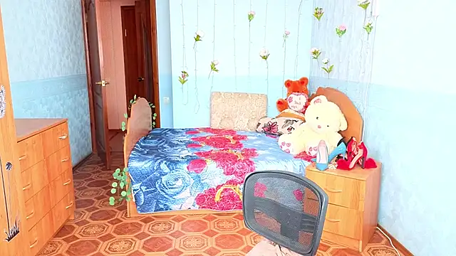 Audrey Aura online show from September 2025 05:01:02 AM