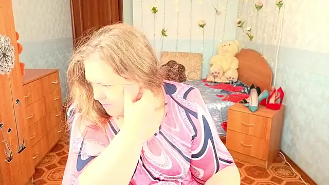 Audrey Aura online show from October 2025 05:52:02 AM