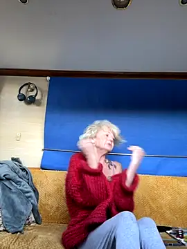 ladyboatlady online show from September 2025 07:01:01 AM