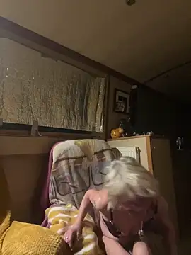 Snapshot of ladyboatlady chatting on February 2026 12:22:02 AM ladyboatlady online show from February 2026 12:22:02 AM