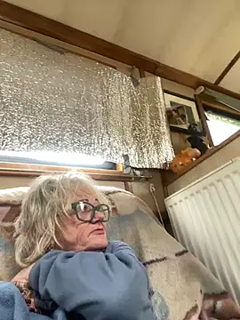 ladyboatlady online show from February 2026 01:22:01 PM