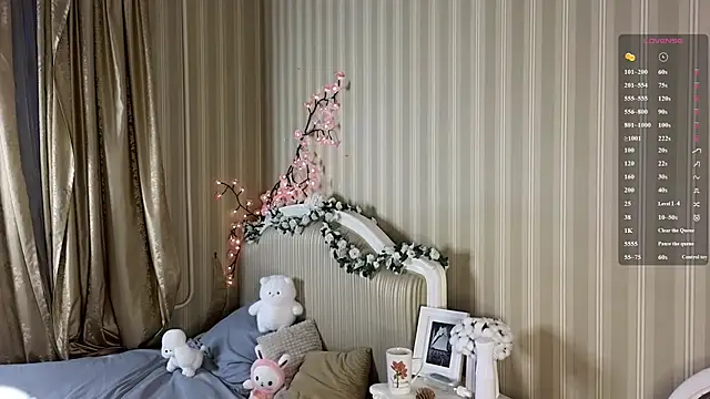 Juuulia  online show from February 2026 02:50:02 PM