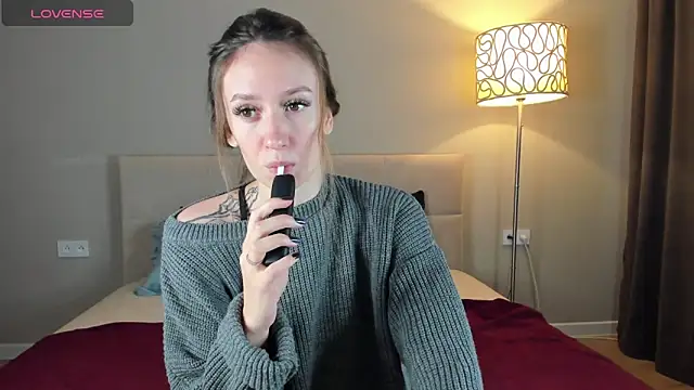 Snapshot of cutienaughtygirl chatting on October 2025 11:19:01 AM cutienaughtygirl online show from October 2025 11:19:01 AM