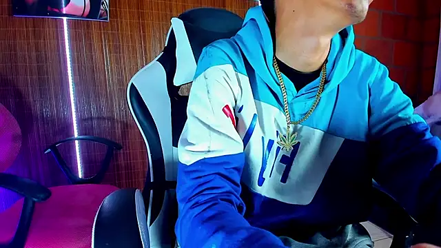 Snapshot of briamhoconor_xh chatting on March 2026 02:39:02 AM briamhoconor xh online show from March 2026 02:39:02 AM