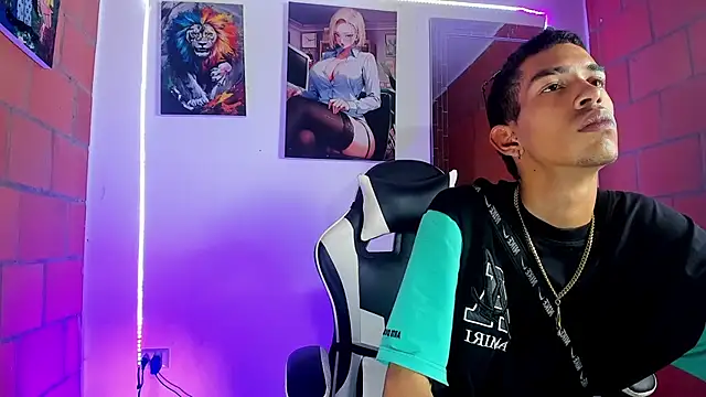 Snapshot of briamhoconor_xh chatting on March 2026 01:32:02 AM briamhoconor xh online show from March 2026 01:32:02 AM