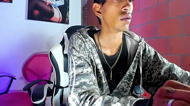 Snapshot of briamhoconor_xh chatting on March 2026 05:23:01 AM briamhoconor xh online show from March 2026 05:23:01 AM