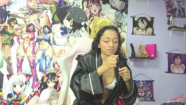 Snapshot of Kylie_Moan chatting on September 2025 10:11:01 PM Kylie Moan online show from September 2025 10:11:01 PM