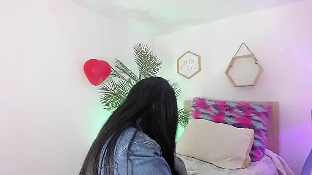 Snapshot of Hadid_Jimenez_ chatting on February 2026 09:15:02 PM Hadid Jimenez online show from February 2026 09:15:02 PM