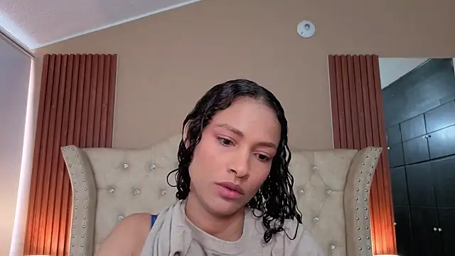 SofiaDelicia online show from November 2025 04:33:01 PM