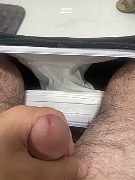 Heros2000 online show from November 2025 06:45:01 PM