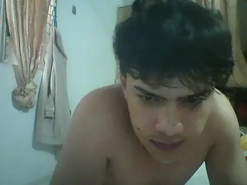 dani titan320 online show from December 2025 08:18:02 PM