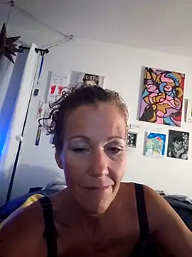 Snapshot of PhynneNicole chatting on November 2025 03:17:01 AM PhynneNicole online show from November 2025 03:17:01 AM