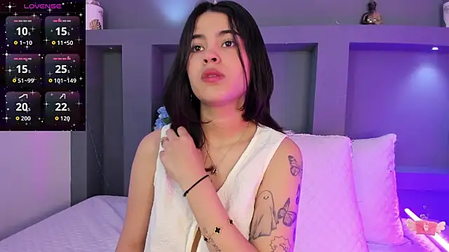 Snapshot of MaiaaCandy chatting on October 2025 08:10:01 PM MaiaaCandy online show from October 2025 08:10:01 PM