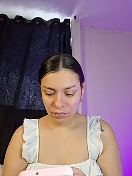 AmaiaSalvatore online show from May 2026 08:16:01 PM