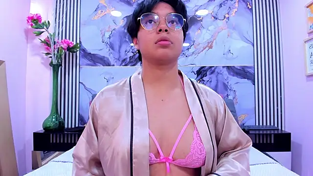 Emmaa Lex online show from September 2025 02:35:01 AM