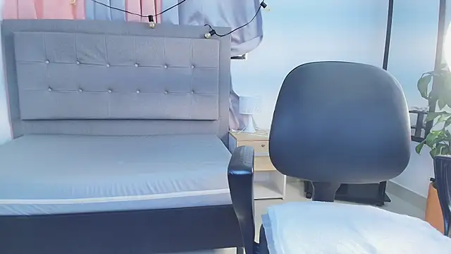 saray reese online show from September 2025 12:07:01 PM