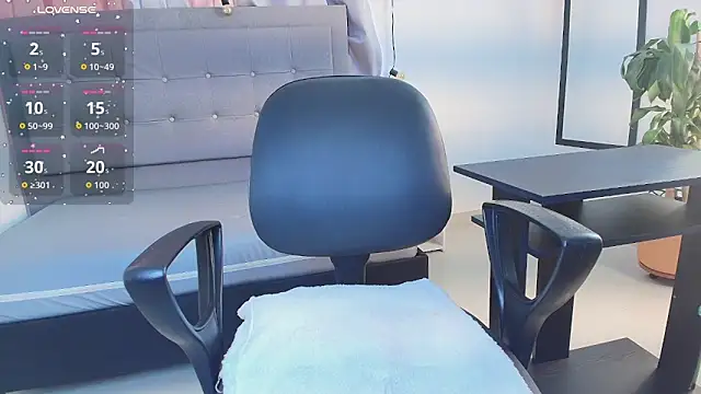 saray reese online show from September 2025 12:20:01 PM