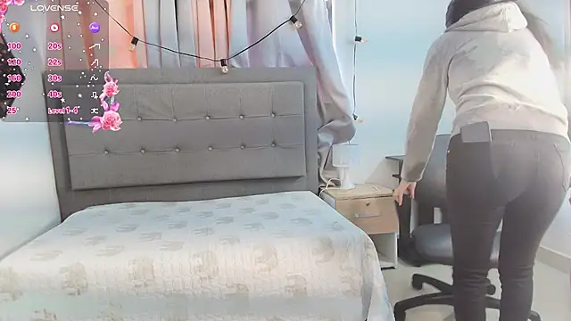 saray reese online show from September 2025 12:21:01 PM