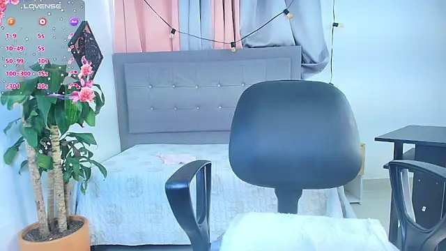 saray reese online show from October 2025 12:47:01 PM