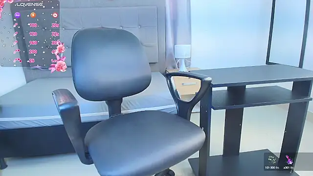 saray reese online show from October 2025 12:58:01 PM