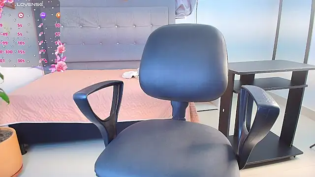 saray reese online show from October 2025 01:22:01 PM