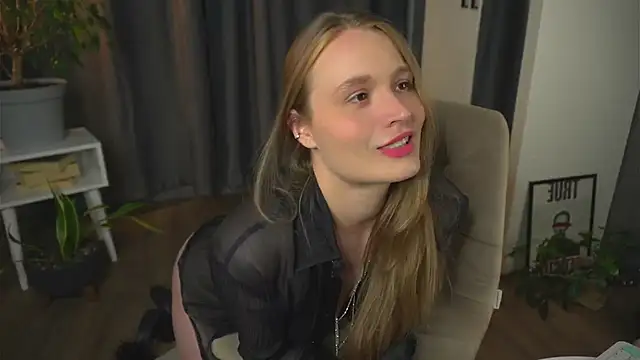 Snapshot of lisa_schiele chatting on September 2025 08:08:02 PM lisa schiele online show from September 2025 08:08:02 PM