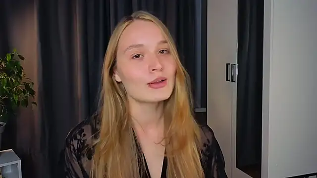 Snapshot of lisa_schiele chatting on September 2025 08:21:01 PM lisa schiele online show from September 2025 08:21:01 PM