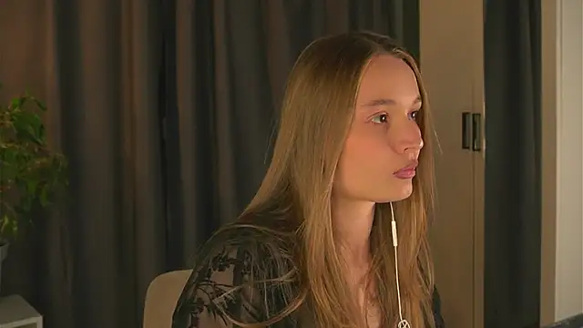 Snapshot of lisa_schiele chatting on September 2025 08:13:01 PM lisa schiele online show from September 2025 08:13:01 PM