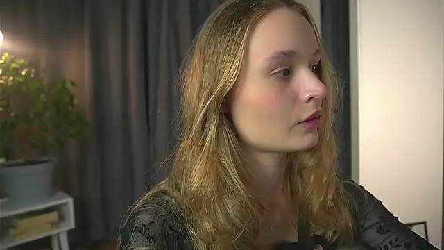 Snapshot of lisa_schiele chatting on October 2025 08:18:01 PM lisa schiele online show from October 2025 08:18:01 PM