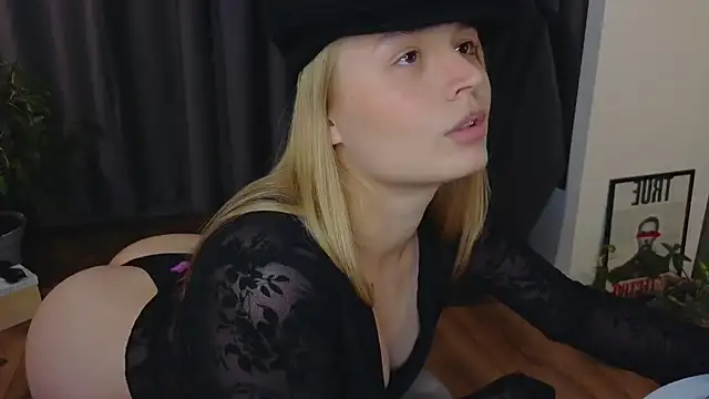 Snapshot of lisa_schiele chatting on October 2025 08:15:02 PM lisa schiele online show from October 2025 08:15:02 PM