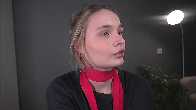 lisa schiele online show from December 2025 08:02:02 PM