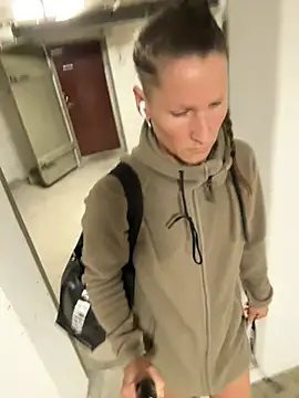 SwingWingWomanSweden online show from March 2026 09:03:02 AM