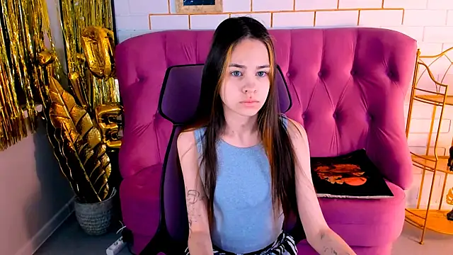 UliaNeer online show from May 2026 05:03:02 AM