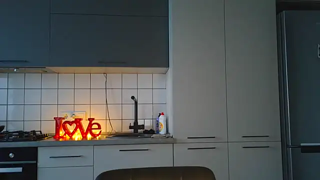 EvaMelnik online show from September 2025 02:32:01 PM