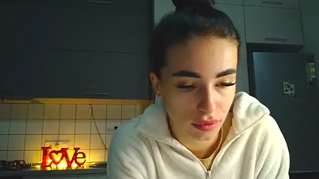 EvaMelnik online show from October 2025 04:27:01 PM