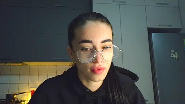 EvaMelnik online show from October 2025 03:42:02 PM