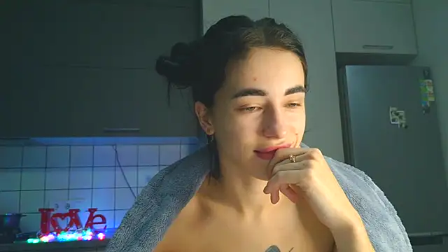 EvaMelnik online show from October 2025 05:46:02 PM