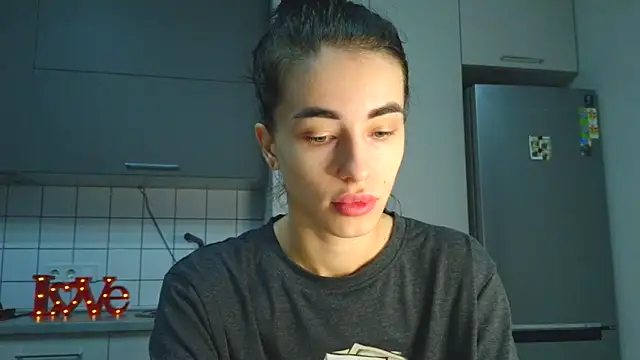 EvaMelnik online show from November 2025 04:38:02 PM