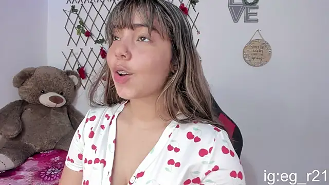 Snapshot of emma_grays2 chatting on October 2025 05:41:02 AM emma grays2 online show from October 2025 05:41:02 AM