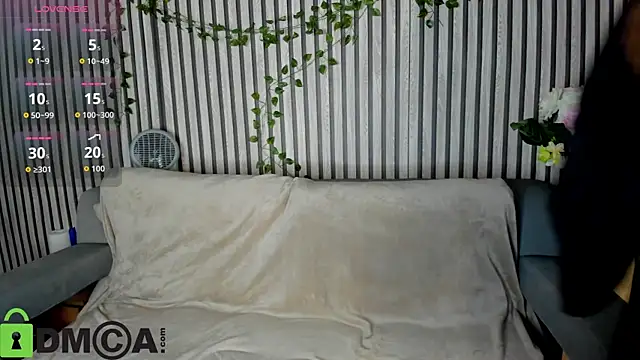 Snapshot of Agnes_Wells chatting on November 2025 09:28:02 AM Agnes Wells online show from November 2025 09:28:02 AM