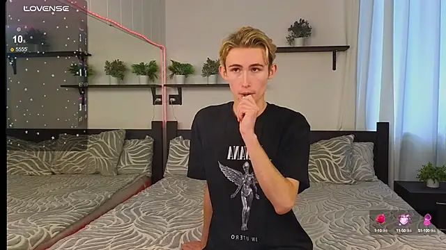 tommy XXX online show from October 2025 04:34:01 AM