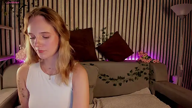 Casey Sweeet online show from June 2026 03:45:01 PM