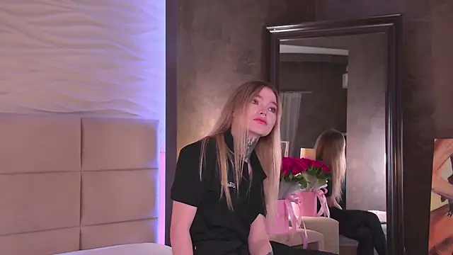 Snapshot of AriWild chatting on November 2025 04:22:01 AM AriWild online show from November 2025 04:22:01 AM