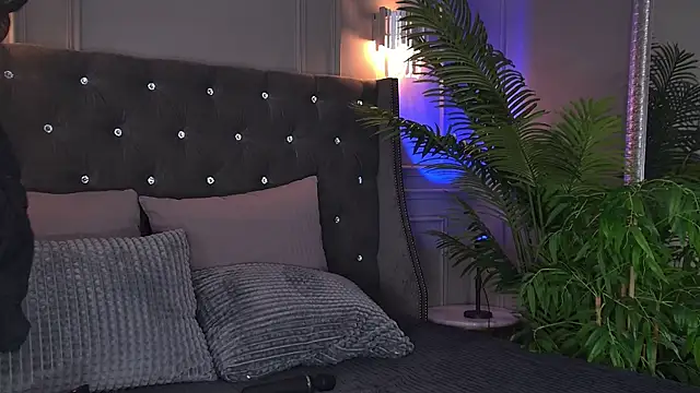 AriWild online show from June 2026 05:01:01 AM