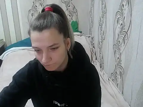 Snapshot of AlissaClark chatting on October 2025 08:57:01 PM AlissaClark online show from October 2025 08:57:01 PM