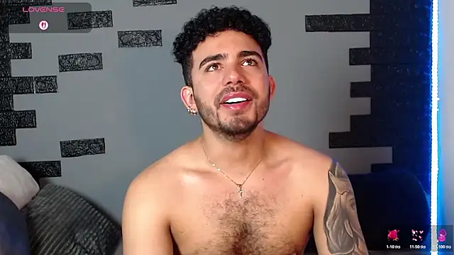 adamhairy online show from November 2025 10:43:01 PM