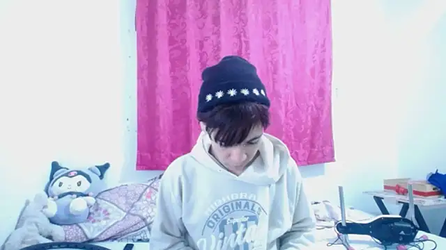 Snapshot of lucky_stricke chatting on November 2025 03:27:01 AM lucky stricke online show from November 2025 03:27:01 AM